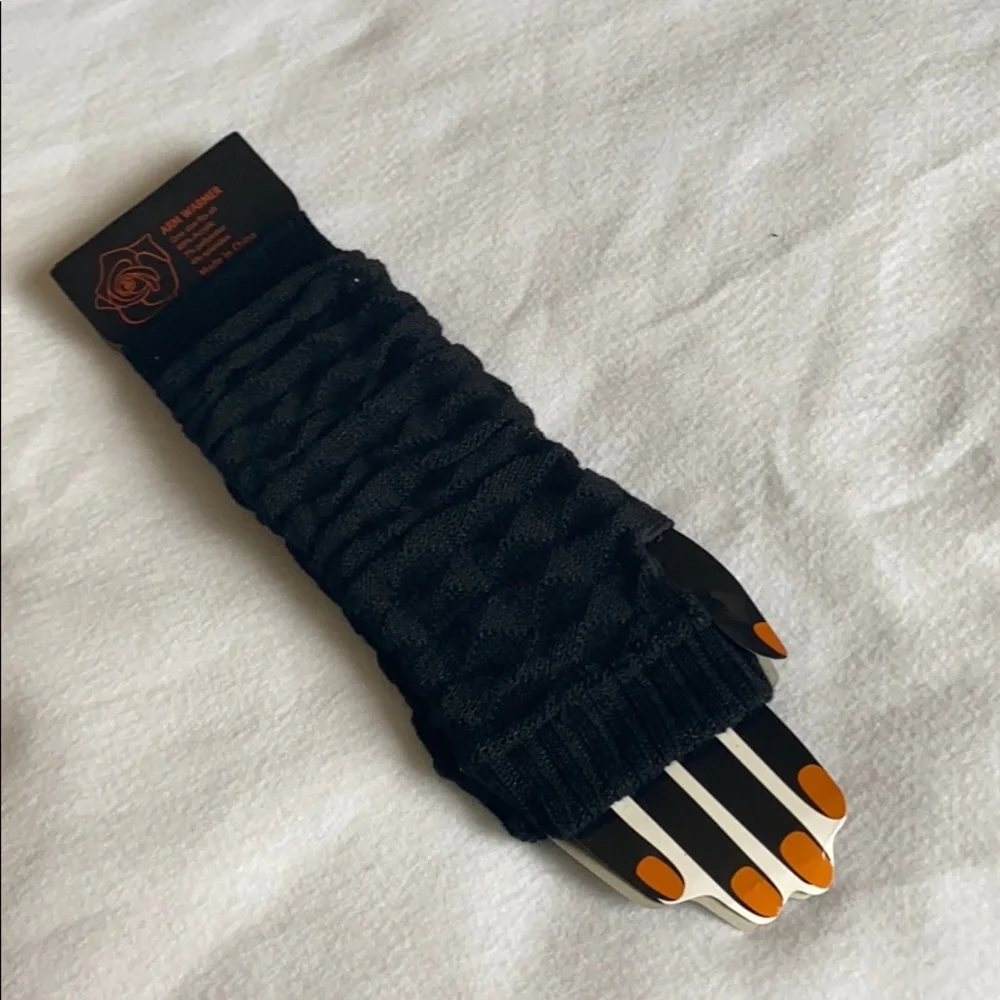 SALE 2/$27 3/$37 4/$45 Black Stretchy Comfy Arm Warmers
